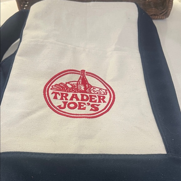 Trader Joe's Reusable Tote Bag new - Picture 8 of 8